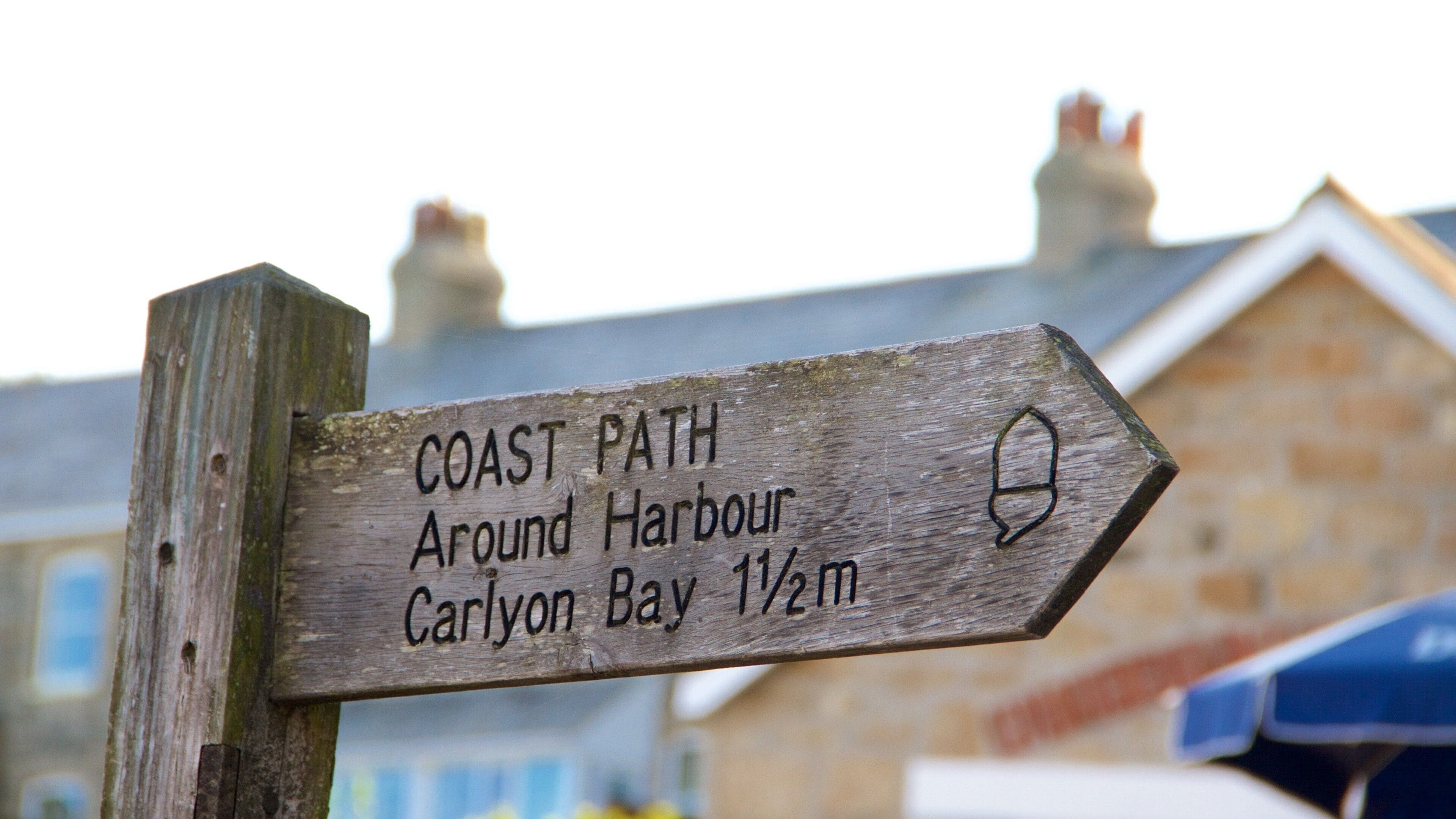 Charlestown presenterar skyltar