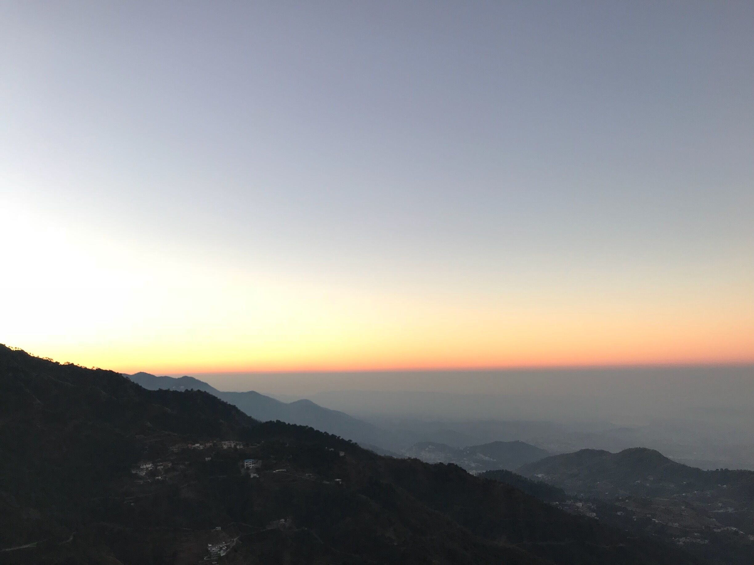 Birds View is the quintessential countryside retreat for someone seeking a pleasant change in routine in a placid habitat.For nature enthusiasts, artists, photographers & folks in between …it is paradise!Boasting spectacular panoramic vistas of the Kasauli hills on the left, sub tropical pine & tropical deciduous - thorn forests on the periphery of the property, and Cities; Panchkula & Chandigarh – up till lake Sukhna & beyond can be viewed from the property. So if you're in Kasauli & looking for a place to encounter it all, the remedy is the abode of Birds View!