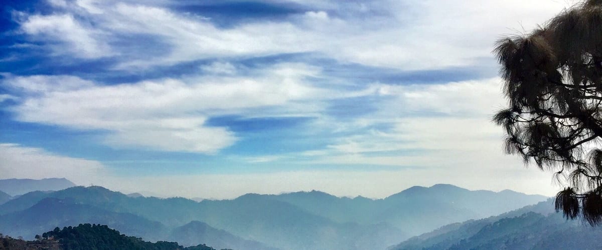 Spot is by the side of the road. The Mountain ranges you spot in Himachal are just mesmerizing #lifeatexpedia