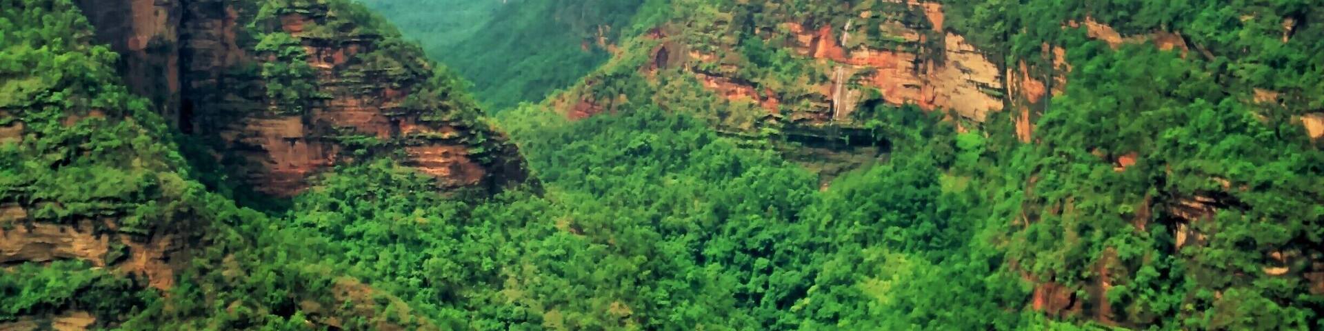 Next to the Silver Fall...this remote spot makes you feel your lilliputian existence in the vast stretch of the mighty Satpuras.
Tip- Do visit Pachmarhi during early rains to witness the glory of the Satpura's greenery.