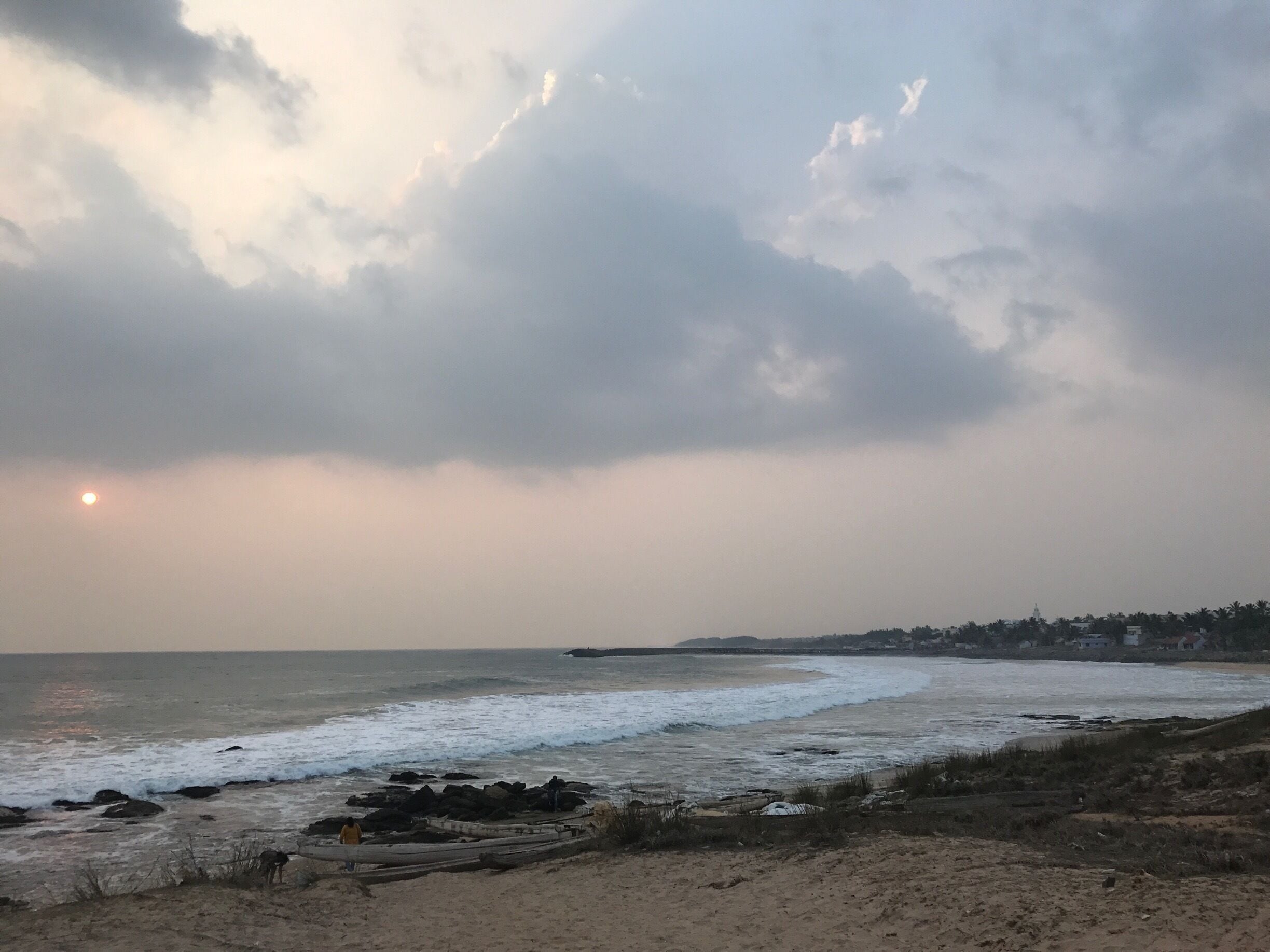 The sun ,the moon and waves are forever ,everything else is ephemeral:)
#sunsetlikethese #india#vacation2016 #bruisedpassports