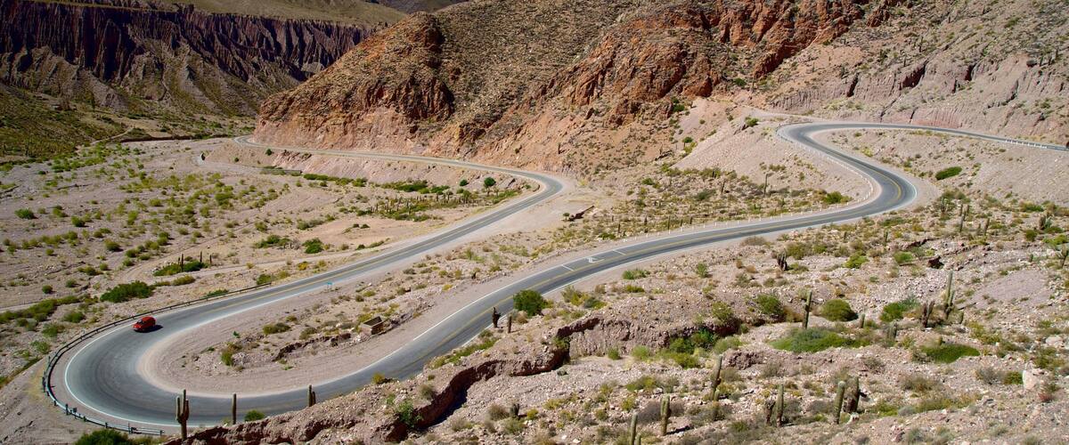 Jujuy which includes mountains and desert views
