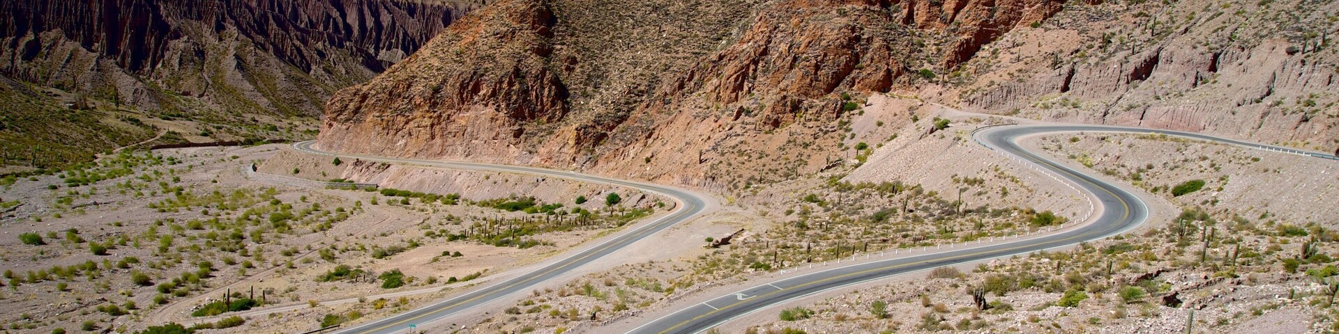 Jujuy mostrando montañas y vista al desierto