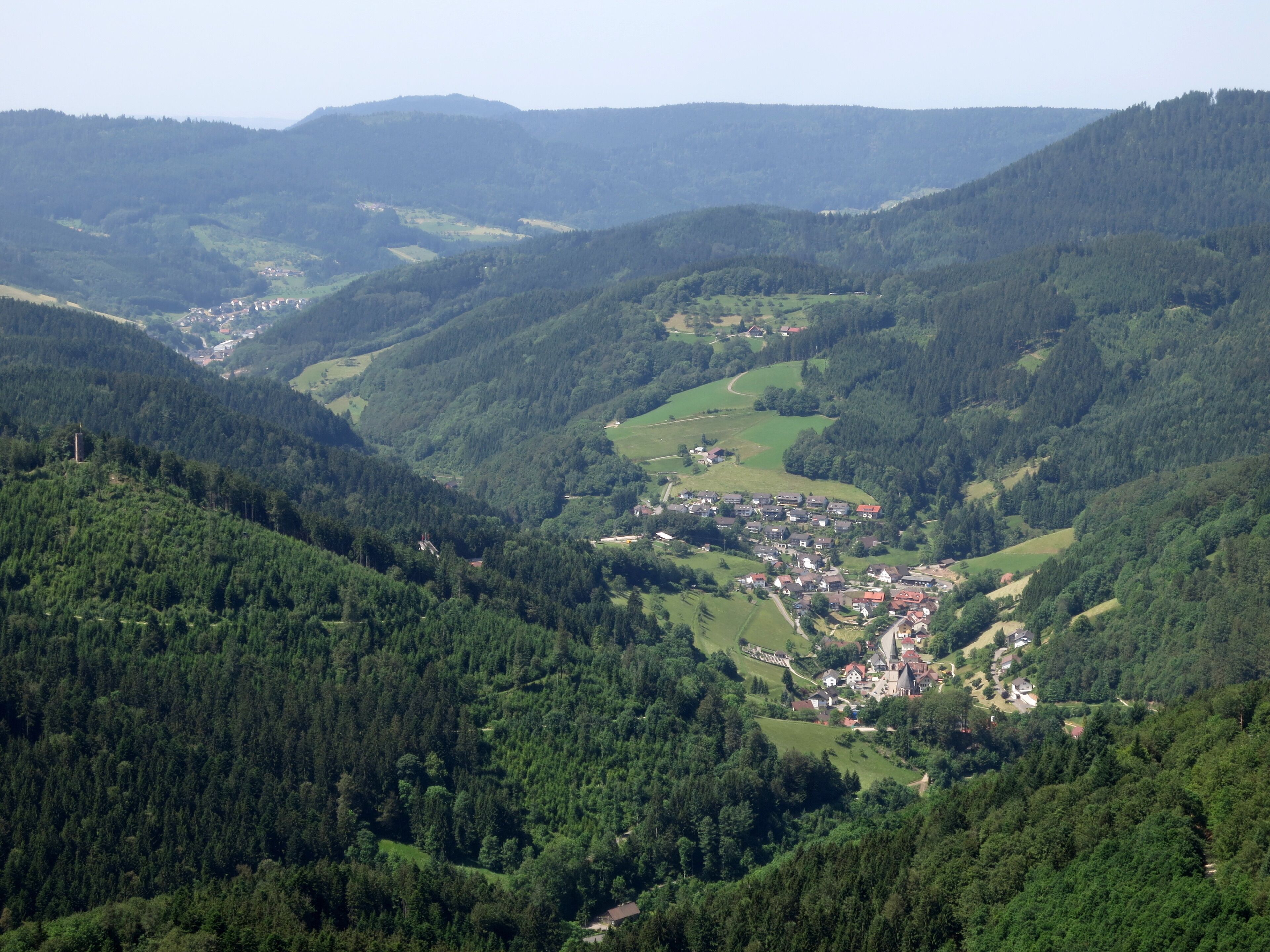 Blick vom Bauernkopf auf Bad Griesbach und das Renchtal.