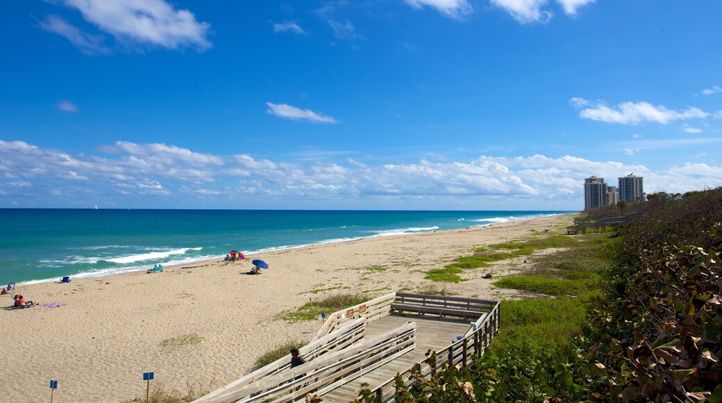 Công viên bang gần bãi biển John D. MacArthur cho thấy bãi biển và cầu