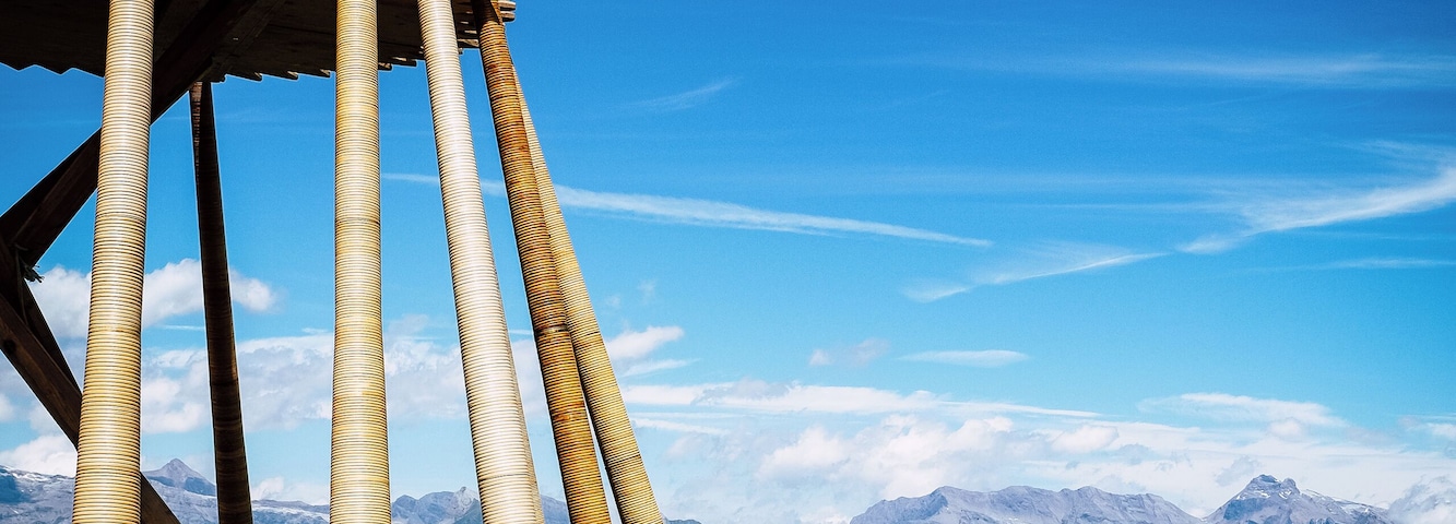 Alphorn Festival in Nendaz is a week-end of celebration and competition of a very unique instrument, the Alphorn. Players
- and music lovers - from all over the world come to Switzerland to celebrate the instrument, and share an amazing moment when all the Alphorn players gather around to play the 'morceau d'ensemble' selected that year! #Culture