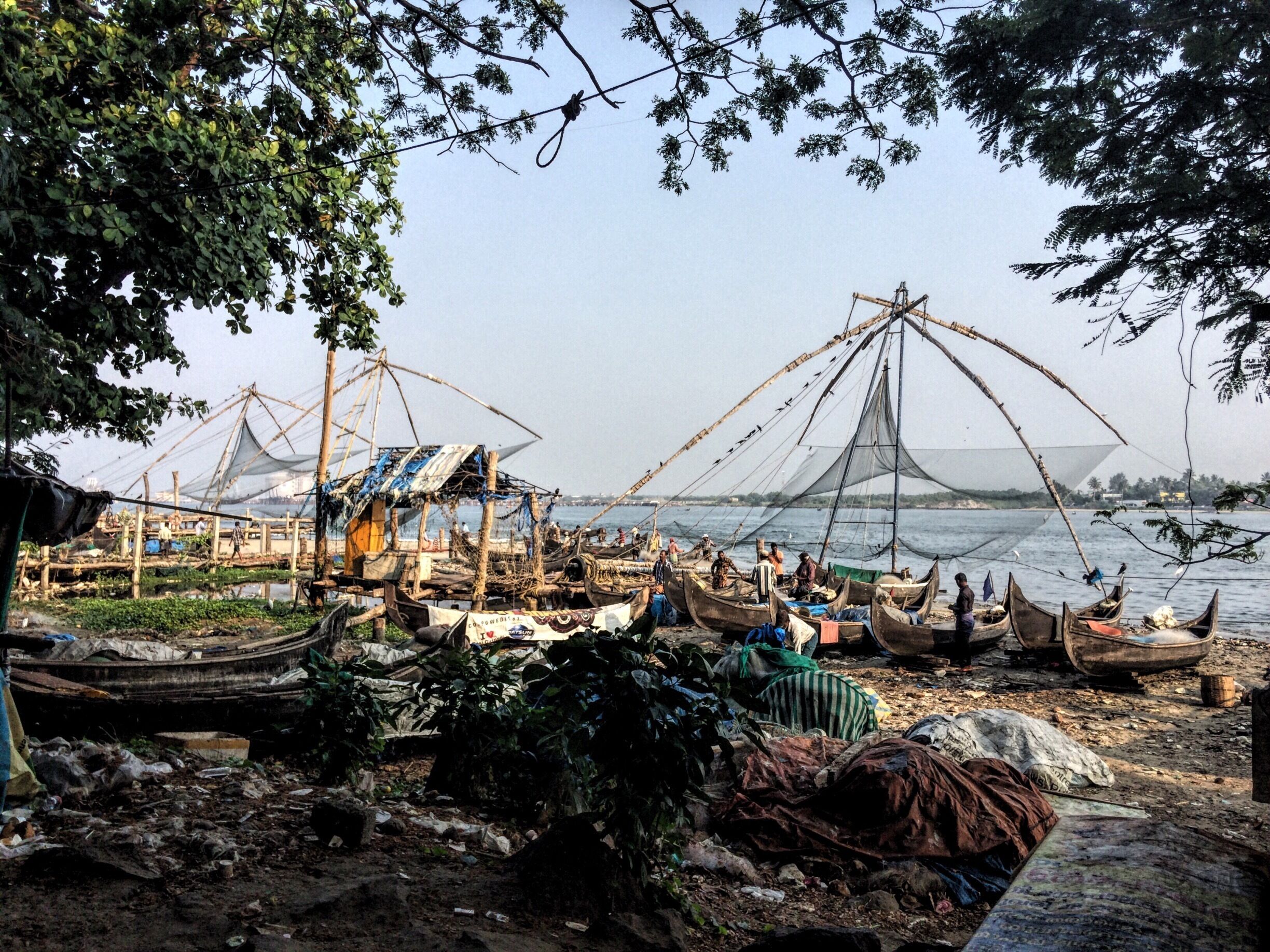 One of the major/staple sights at Fort Kochi is the Chinese Fishing Nets, locally known as Cheen Vala. They are probably Kochi's most photographed spot as well. 