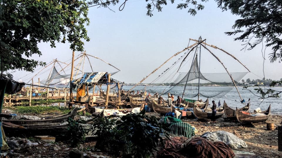 One of the major/staple sights at Fort Kochi is the Chinese Fishing Nets, locally known as Cheen Vala. They are probably Kochi's most photographed spot as well.
