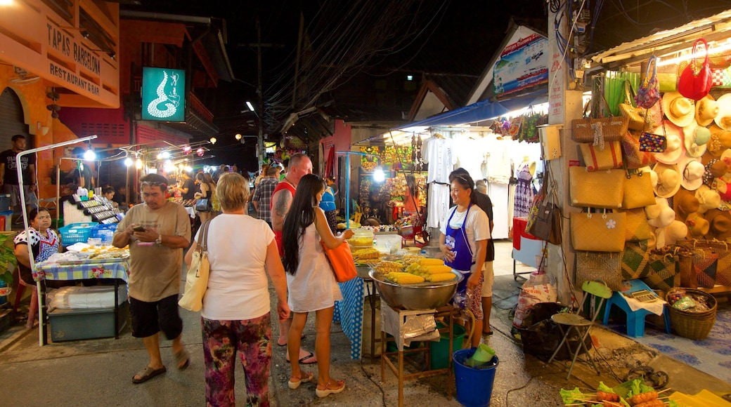 Vissersdorp bevat nachtleven en markten en ook een grote groep mensen