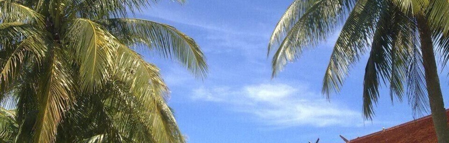 This resort is located next to the beach where you can listen to the sound of the waves while you relax in your room overseeing the beach. #LifeAtExpedia