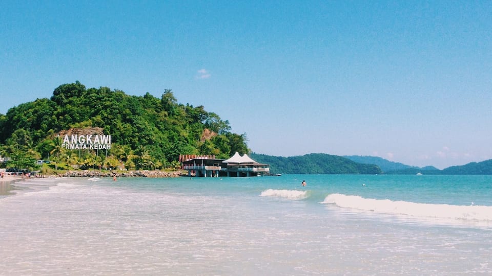 Malaysia might not attract as much mainstream beach tourism as neighboring Thailand and Indonesia, but their beaches are every bit as beautiful. #LifeAtExpedia #BeachBound