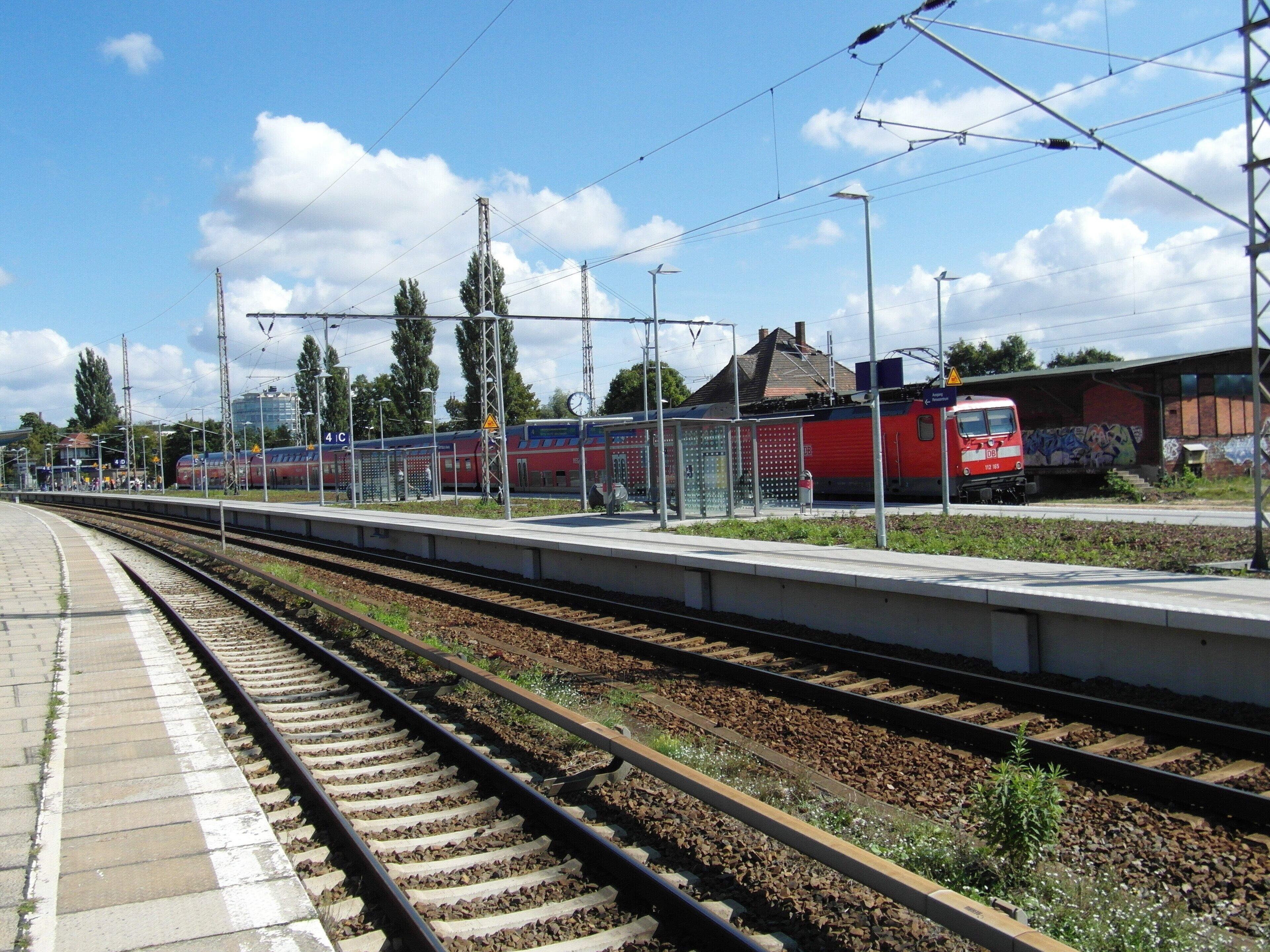 Bernau bei Berlin - S-Bahn Linie S2 - Regionalverkehr Linie RE3 und OE60