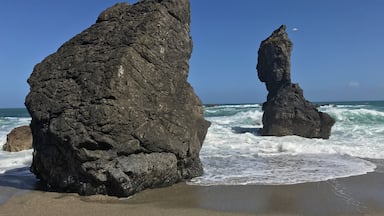 Really great hike. You need to be with someone who knows where they're going.