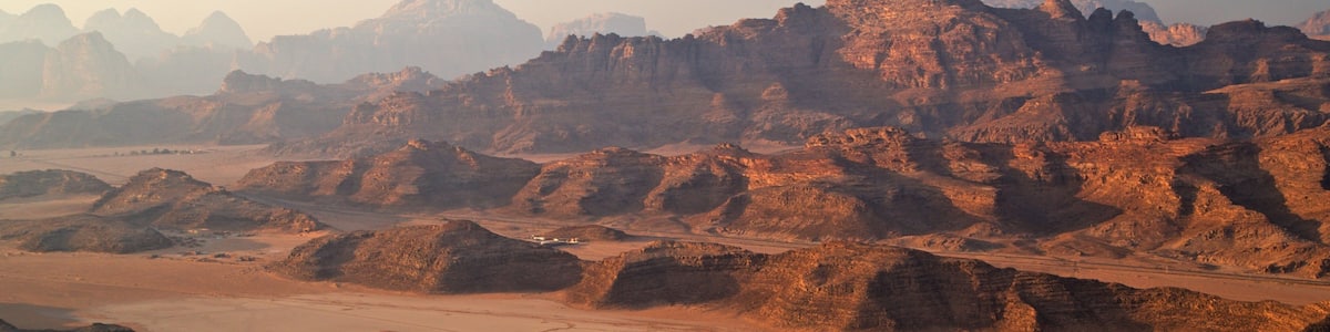 Wadi Rum qui includes vues du désert, panoramas et gorge ou canyon
