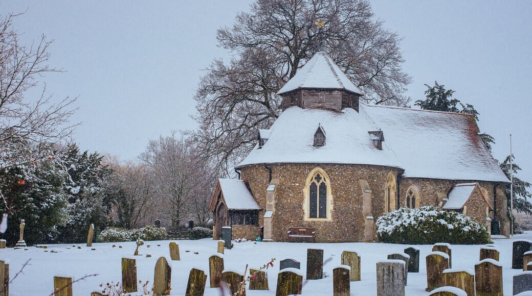Little Maplestead is a village in the Braintree district of N Essex, 8 miles NE of Braintree itself. The Parish Church, originally a chapel of The Knights of St. John of Jerusalem -
Knights Hospitallers. Built Circa 1340, largely rebuilt 1849-55. It is one of only few medieval round churches in England now.
#history #england #uk #britain #church #winter #snow #instone #ancient #troveontuesday