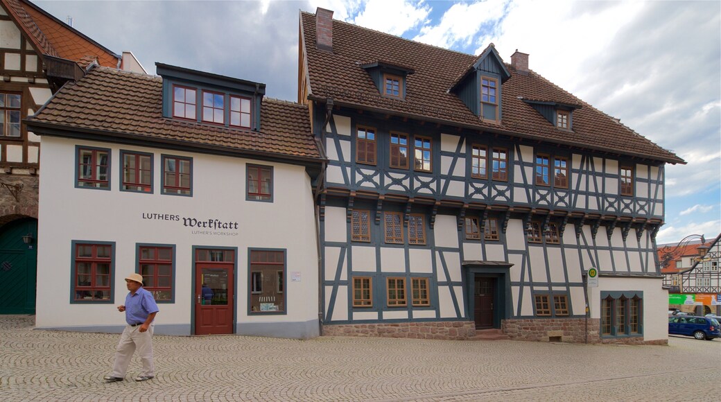 Lutherhaus showing street scenes, a city and heritage elements
