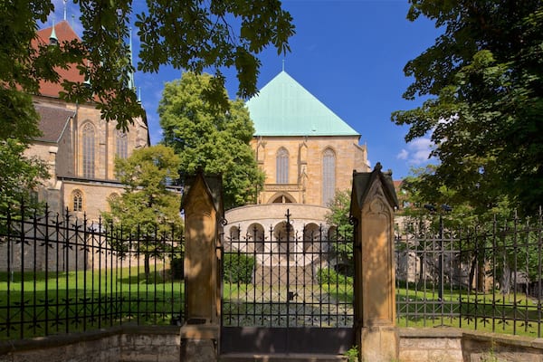 Dom Erfurt das einen Kirche oder Kathedrale und historische Architektur
