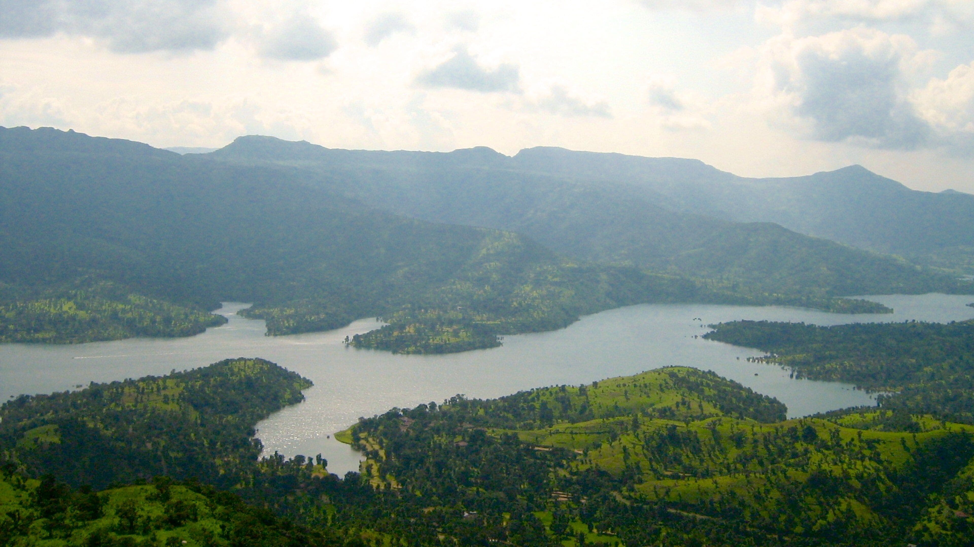 Mahabaleshwar which includes forest scenes and a lake or waterhole