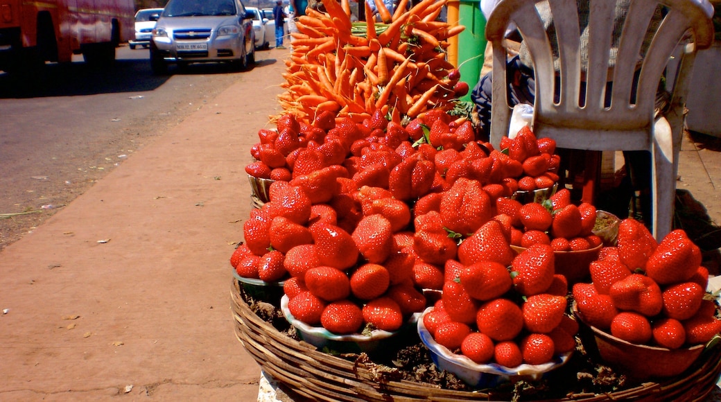 Mahabaleshwar which includes markets and food