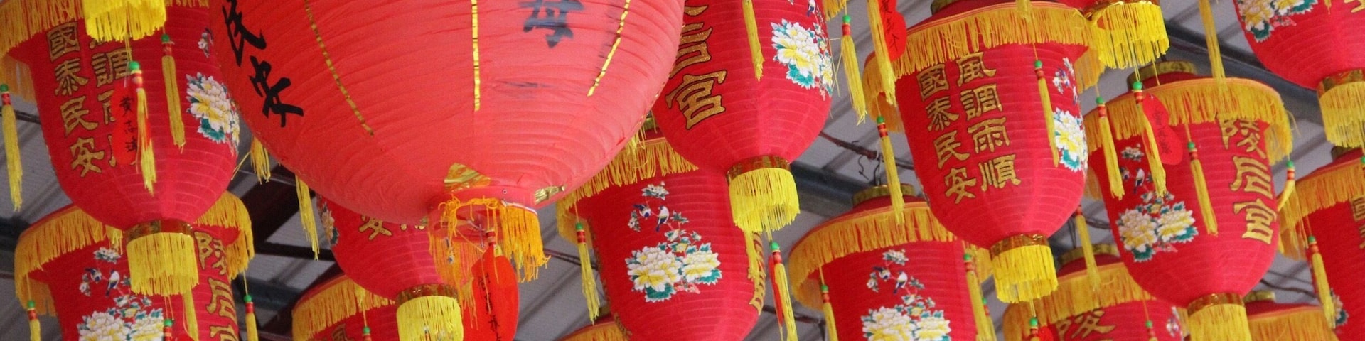 We lost our way in Hwa Lian as we want to procedure there for 2 days break due to the mountains roads shut down, we have to cancelled our Hwa Lian to Taipei #red #lanterns #Taiwan #temple #hiking #Asia