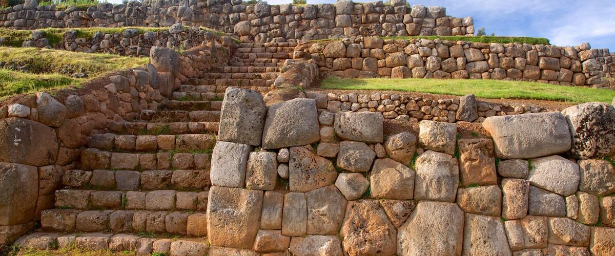 Chinchero featuring heritage elements