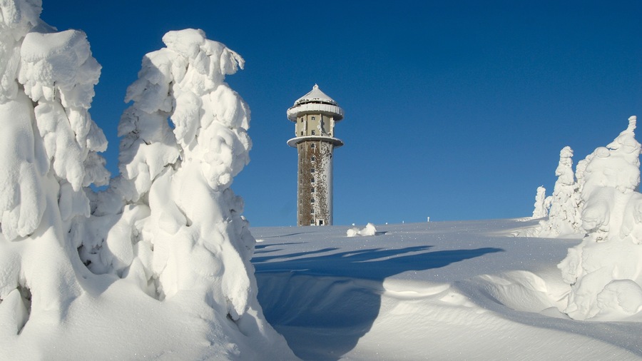 Station de ski de Feldberg mettant en vedette neige et monument