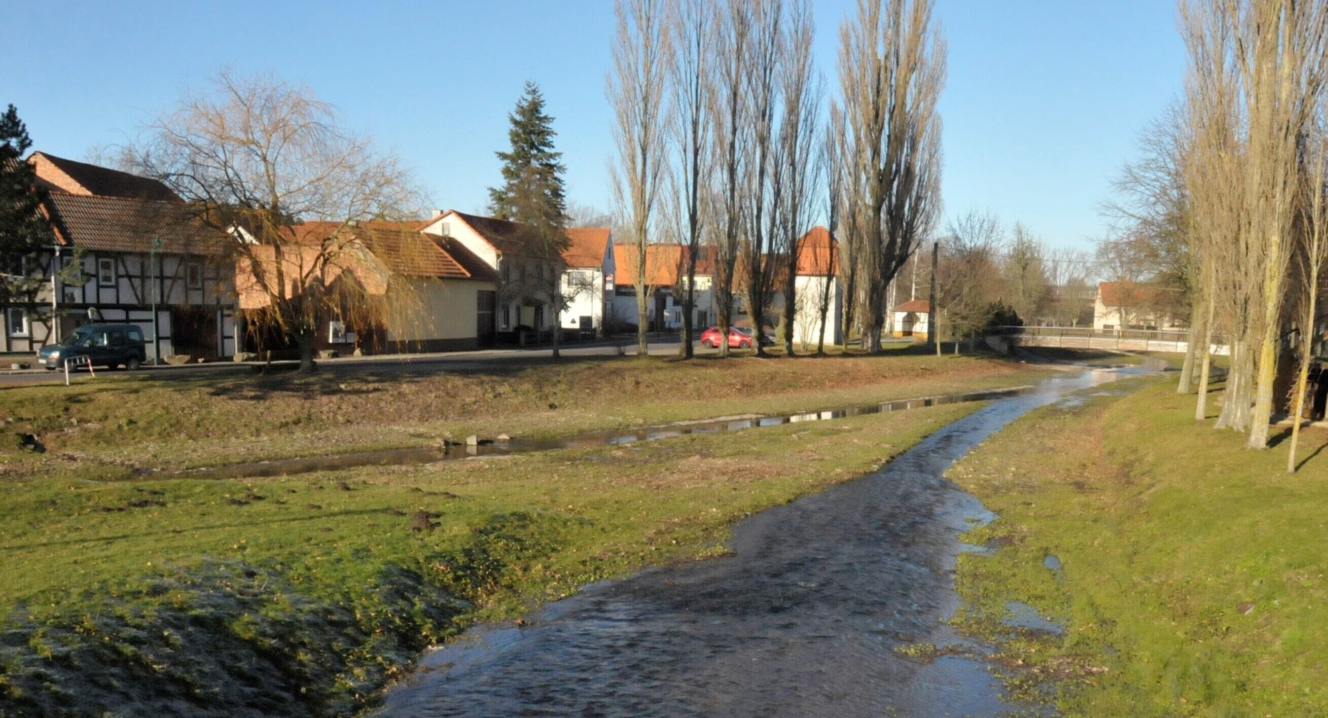 Leina, Mündung des Altenwassers in die Leina