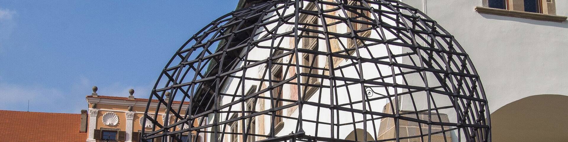 the cage of shame is now open and you can get in!
Staying in the cage was considered as disgrace for the punished and as a warning for the others. Because of this reason, the punishment was often carried out during the fairs when the whole square was full of people. Bystanders usually treated the punished quite bad – calling names, spitting and throwing rotten vegetables or even stones was quite common. The most frequent inhabitants of the cage were women who appeared in the streets of Levoča after the lamps were lit, not accompanied by men.