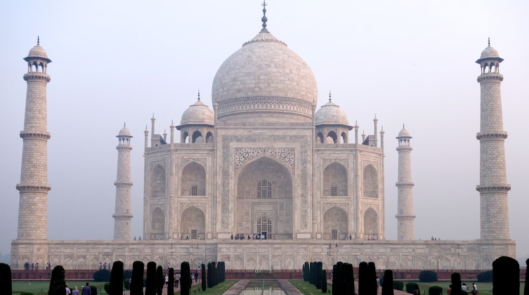 Taj Mahal que incluye patrimonio de arquitectura y un monumento