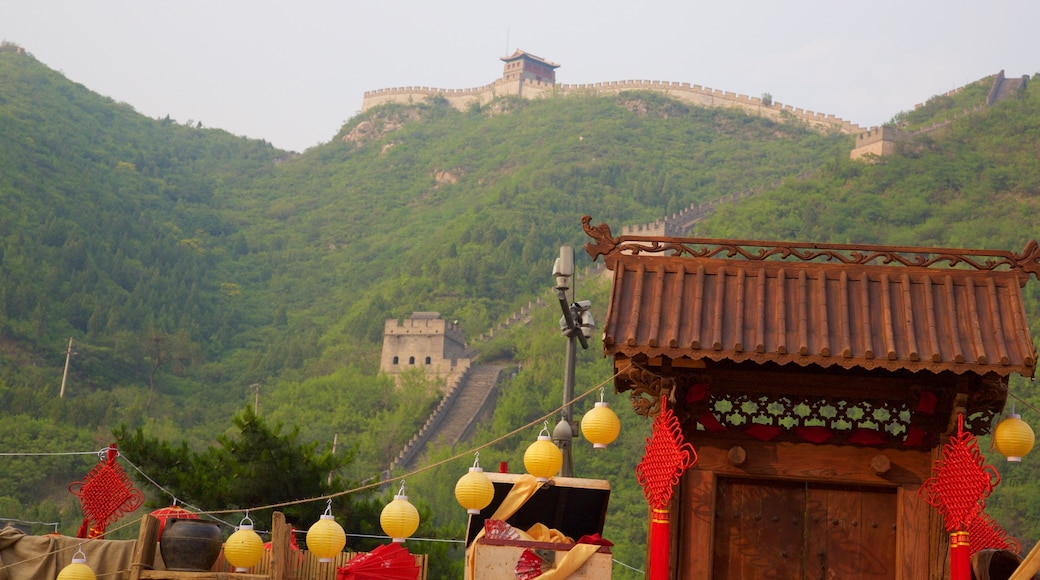 Great Wall of China which includes a monument and heritage elements
