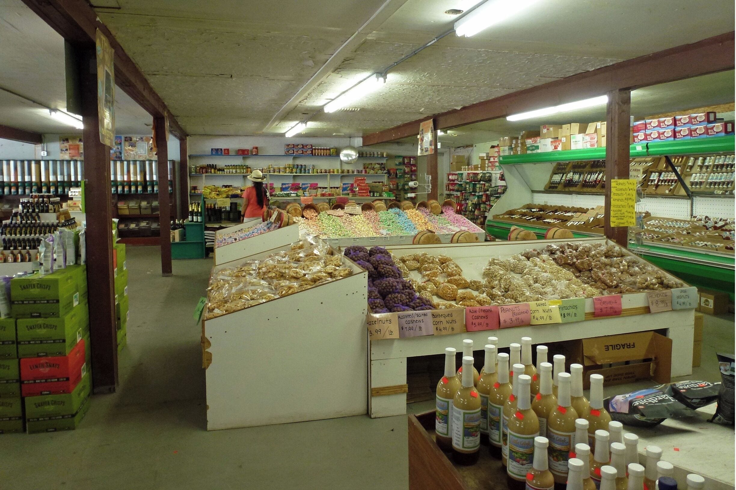 Amazing Sandersons Farm Market in Keremeos. Difficult to think of what this place doesn't sell but if you are passing through they sell some hot Indian foods to carry out. Samosas with dipping sauce made a wonderful lunch.