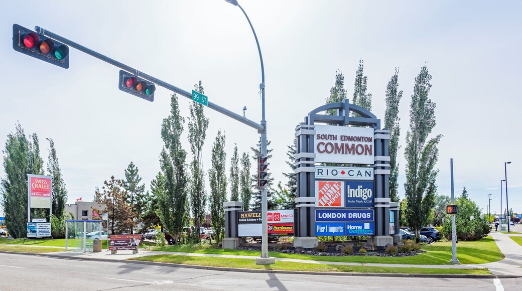 South Edmonton Common