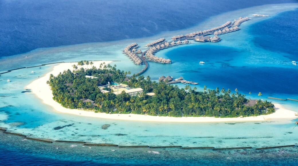 Malediven Insel Urlaub Paradies Meer Halaveli Resort Ari Atoll Luftbild