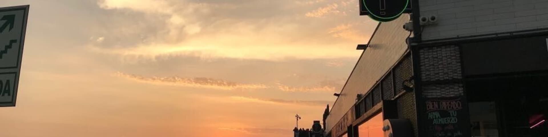 Sunset at Larcomar. Beautiful place incredible food and amazing view!!!
LifeatExpedia
