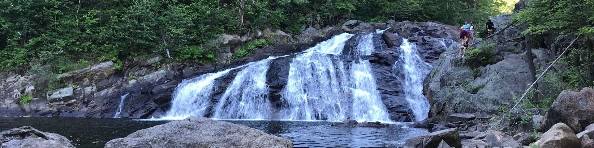 Beautiful local swimming hole. But ppl also fish here so use caution.