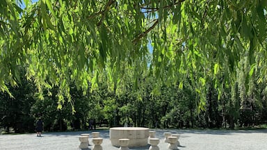 Masa Tacerii by Constantin Brancusi