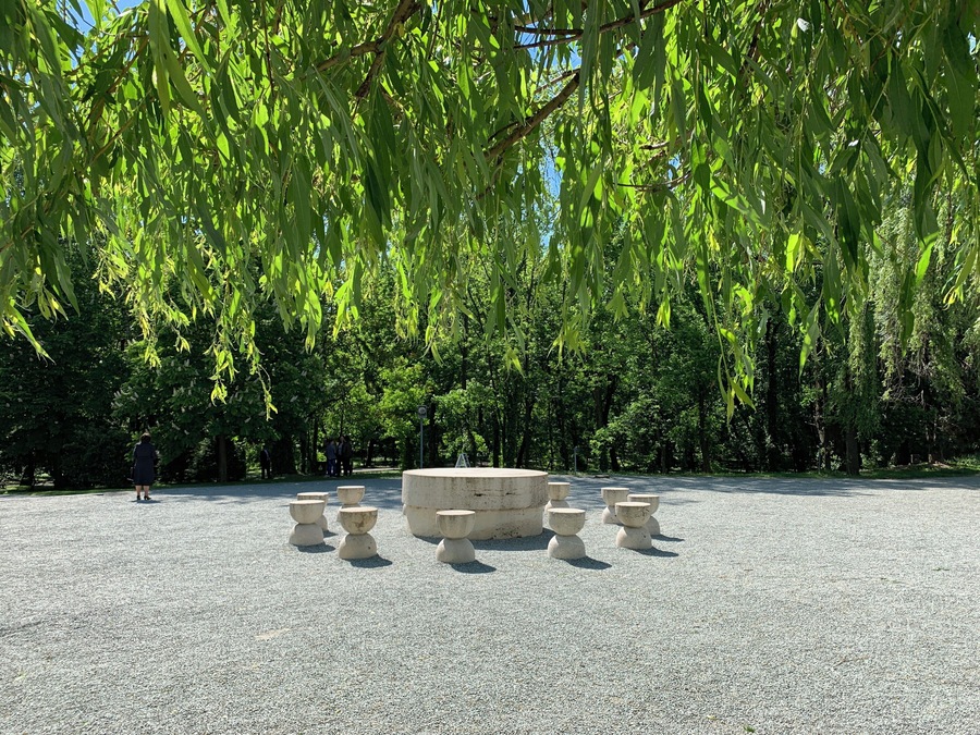 Masa Tacerii by Constantin Brancusi