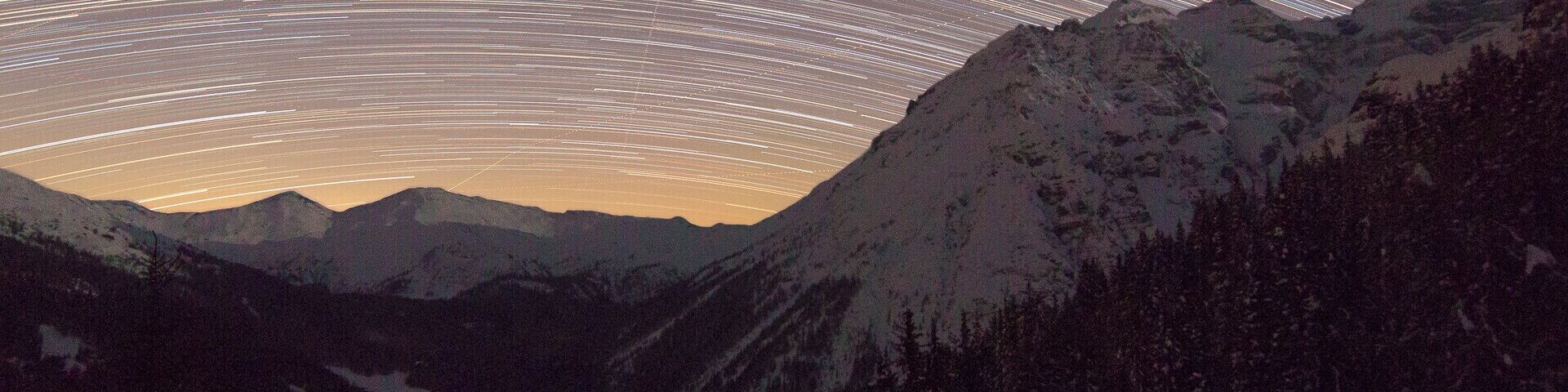 Star trails over the Alps after it snowed 30cm in the beginning of May...
#BvSAstro