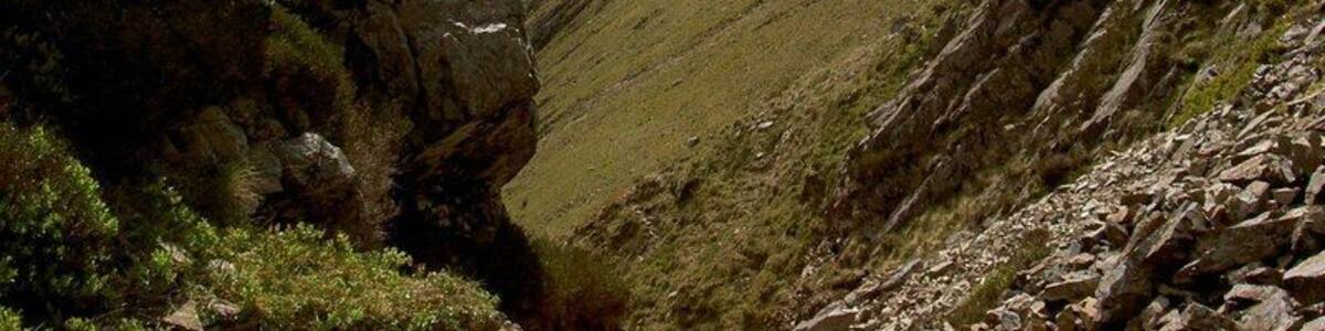 Creagan Stob an Ribein Short gully to ridge, looking across to Ballachulish
