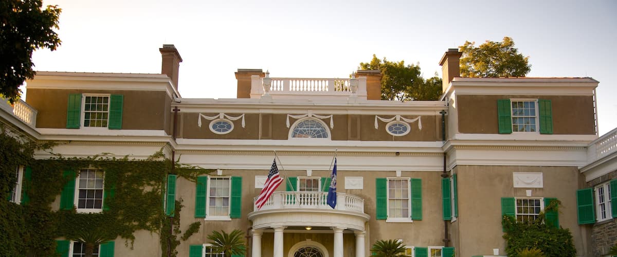 Museo y biblioteca presidencial Franklin D. Roosevelt mostrando arquitectura patrimonial y elementos patrimoniales