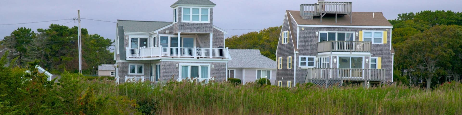 Kalmus Beach mit einem See oder Wasserstelle und Haus