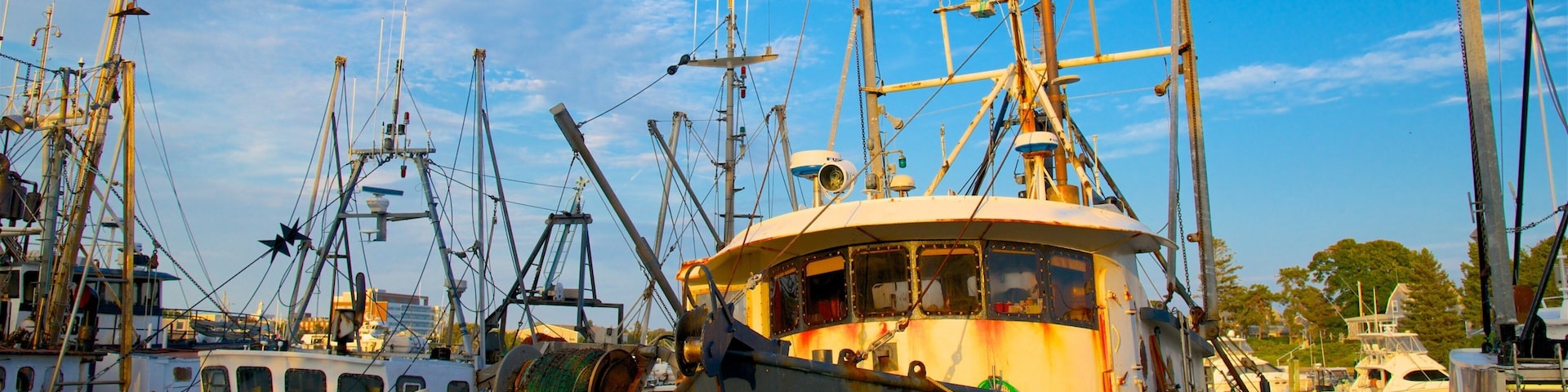 Hyannis Harbor which includes a bay or harbor