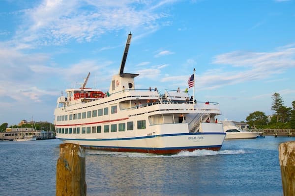 Hyannis Harbor featuring a bay or harbour and cruising