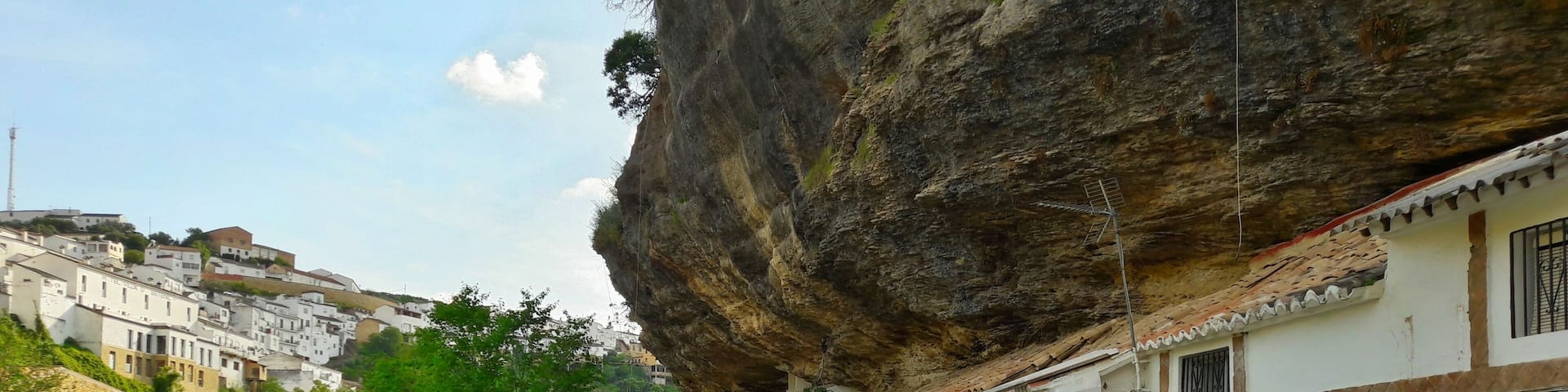 Häuser im Felsen in Setenil de las Bodegas.
Houses in Rocks at Setenil de las Bodegas.