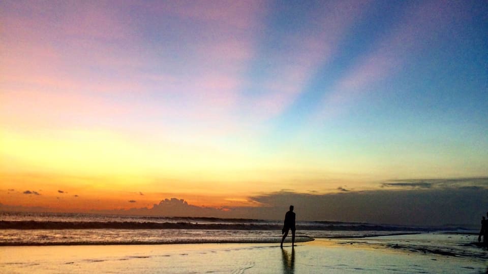 Miracles happen (almost) everyday #beachbound #bali