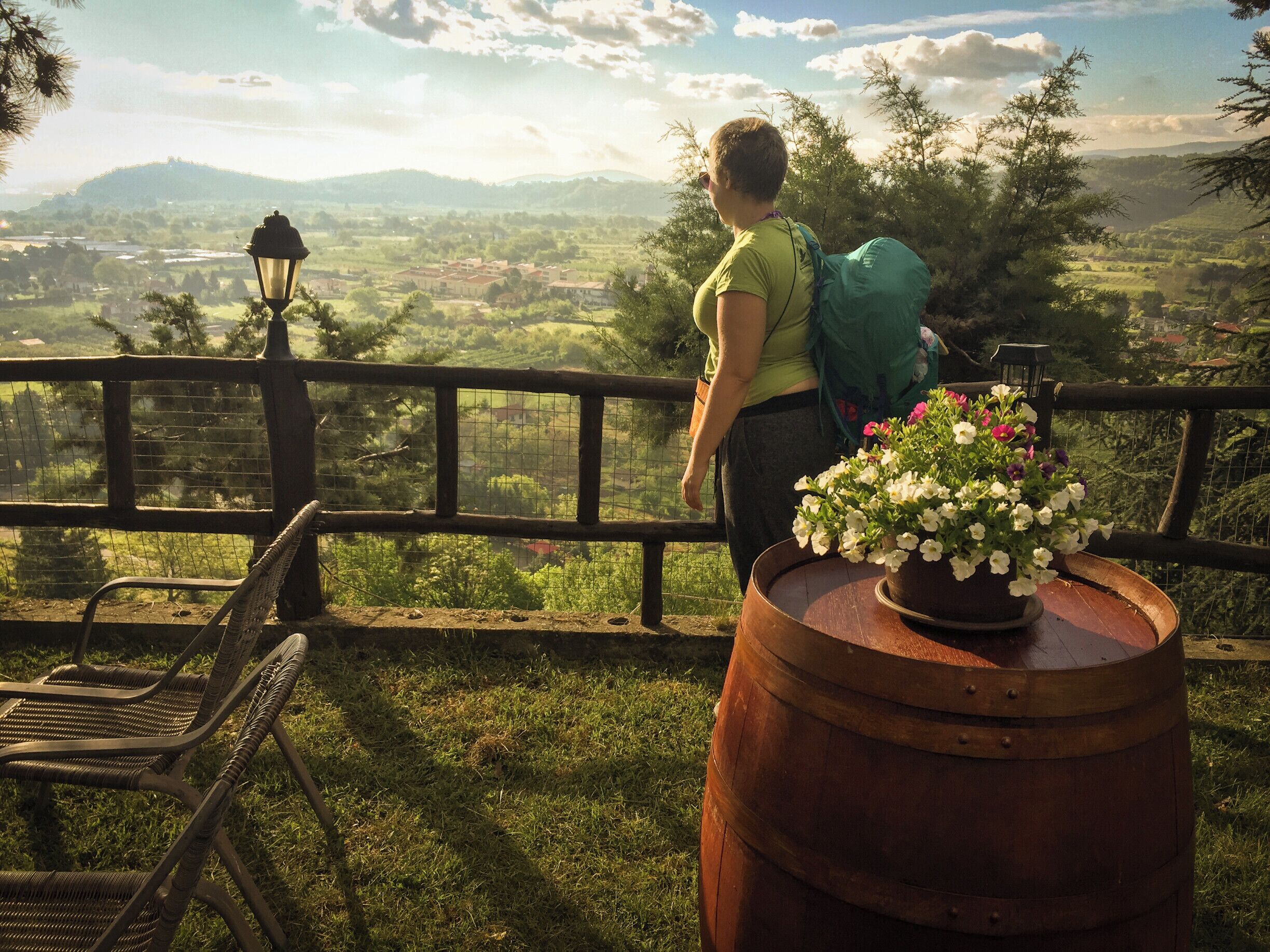 Good morning, Greece! :)
[What a place this is!  You'll fall in love in moments with the valley before you and the cloud-covered mountain tops behind.]
#BestOf5

P.S. Our trip through Northern Greece (link in Romanian)--
https://bit.ly/3ayZdiG