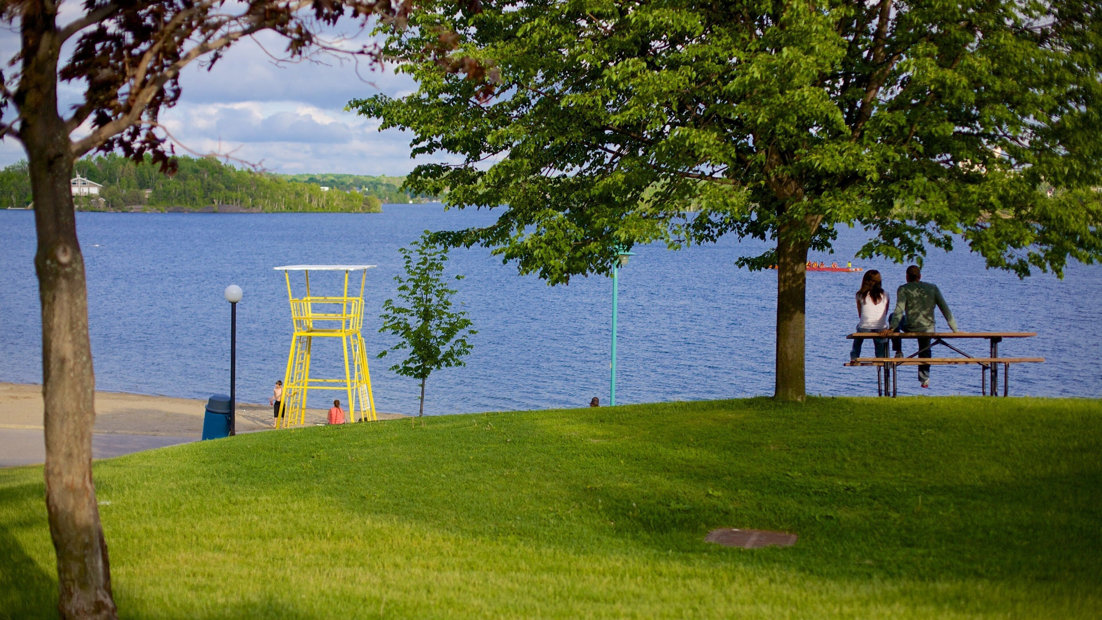 Sudbury showing a garden and a lake or waterhole