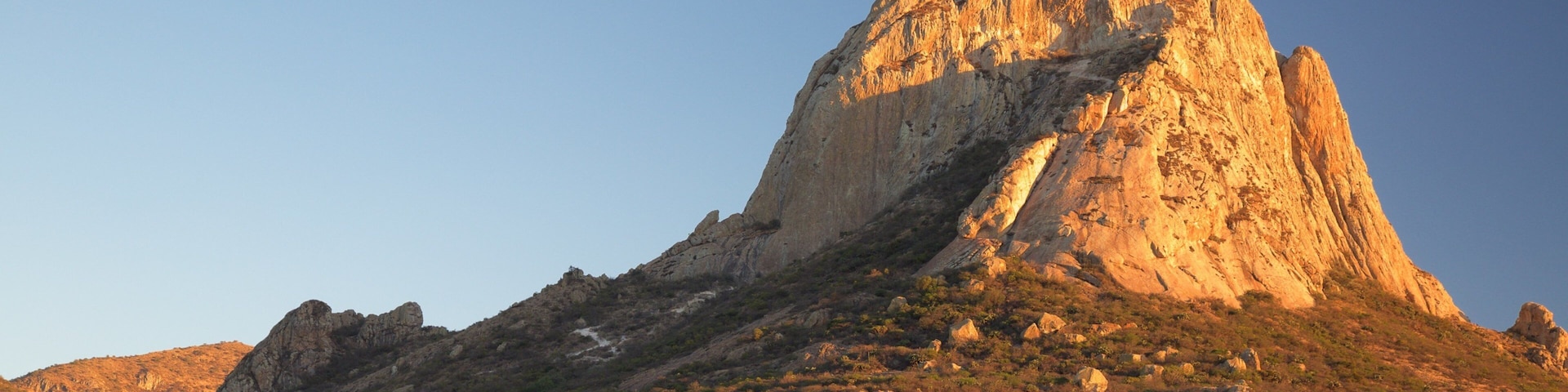 Pena de Bernal que inclui cenas tranquilas e montanhas