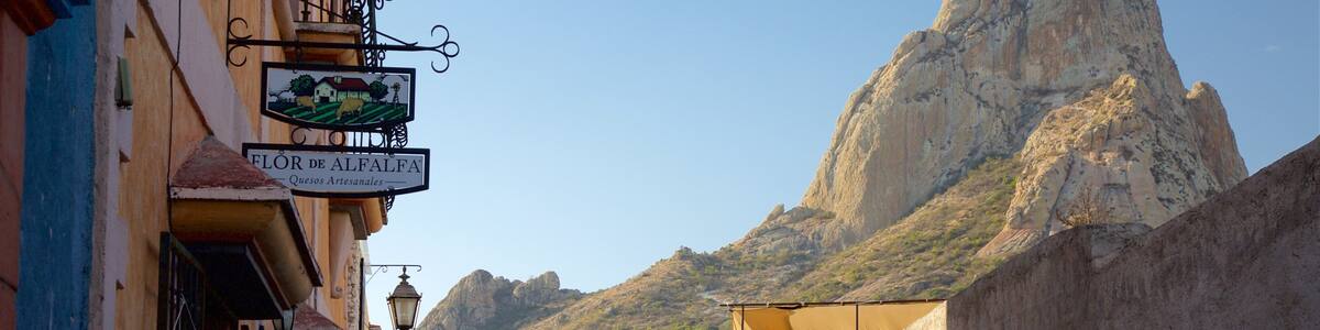 Pena de Bernal showing mountains