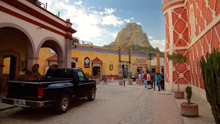 Pena de Bernal which includes mountains